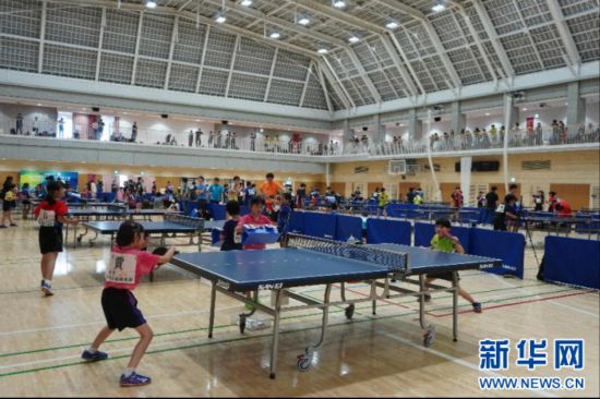 8月2日,东京北区赤羽体育馆中日青少年乒乓球交流赛现场。记者 程静 摄