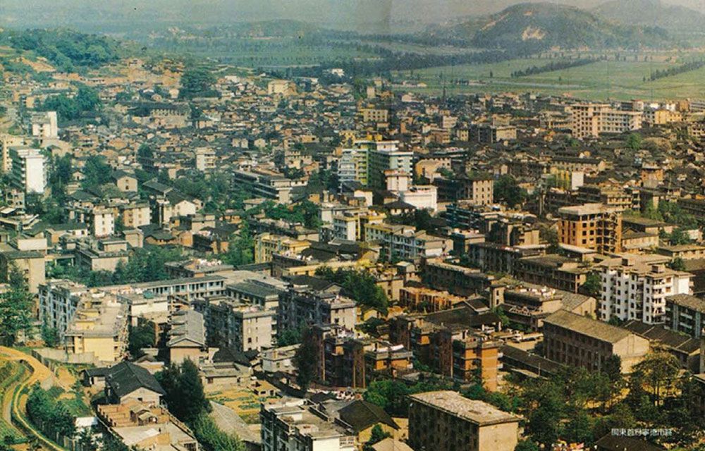 1988年宁德城区风貌。(图源:《习近平在宁德》)