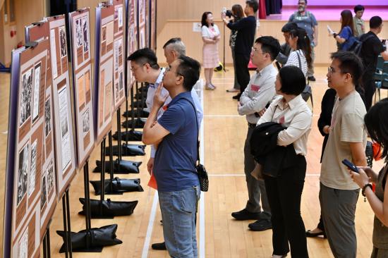（抗战胜利80周年）民众参观中国人民抗日战争纪念馆