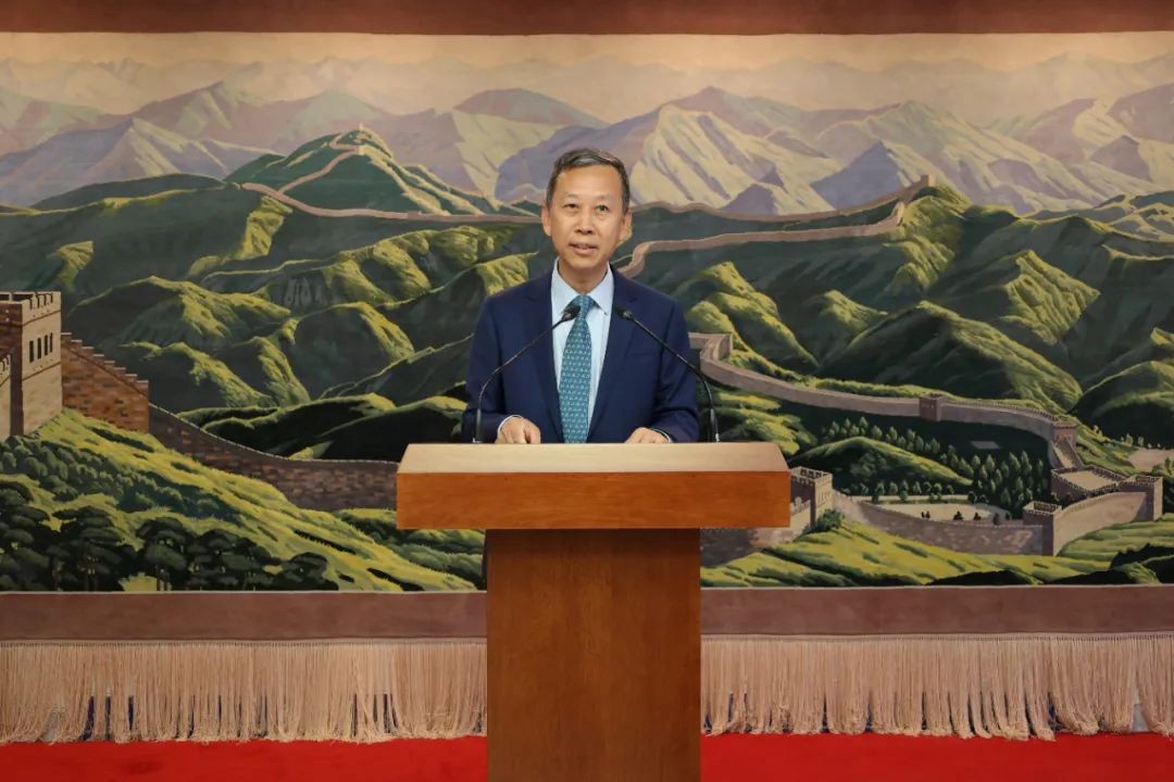 中国驻瑞典大使崔爱民在欢送会上致辞。中国驻瑞典大使馆供图