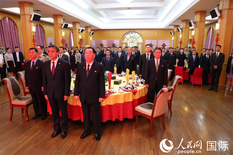 当地时间7月9日,中国驻朝鲜大使王亚军在使馆举行纪念《中朝友好合作互助条约》签订64周年招待会。人民网记者刘融摄
