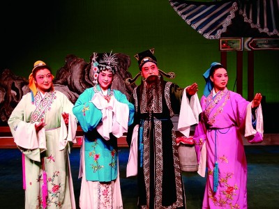 茂腔传统剧目《南京》演员定妆照。